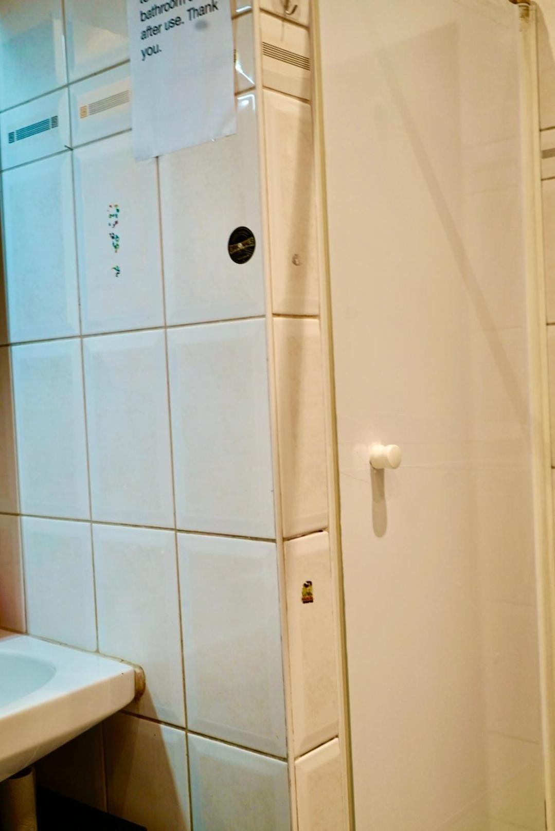 U6 Schoepfwerk Hostel 1 Вена Экстерьер фото