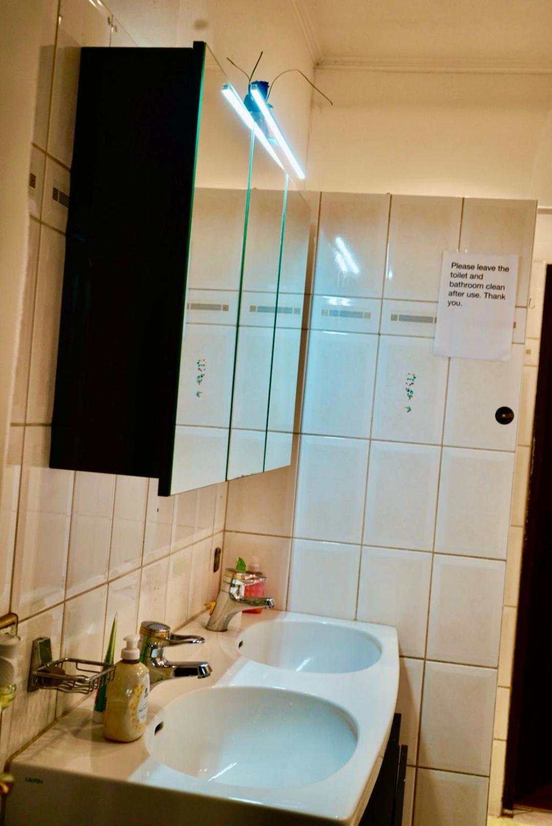 U6 Schoepfwerk Hostel 1 Вена Экстерьер фото
